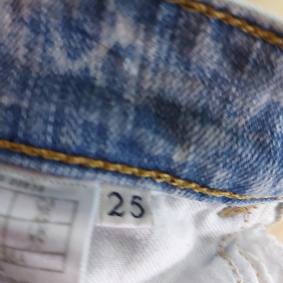 Guess Ripped Distressed Bleach Button Up Booty Shorts - Picture 11 of 12